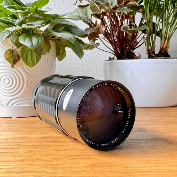 Super Takumar 200mm f4 Telephoto Lens - Picture 3 of 7